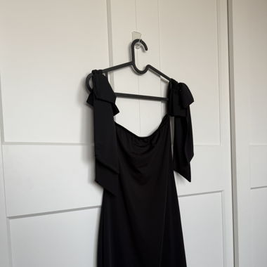 Robe tube noir