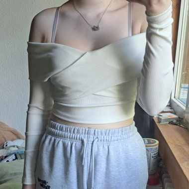 Schulterfreies crop top
