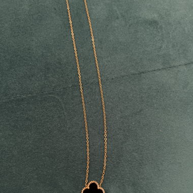 Collier trèfle en acier