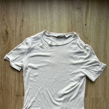 Transparentes Weisses T-Shirt