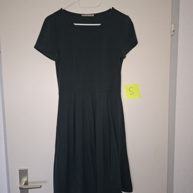 Dunkelgrünes Kleid Gr. S