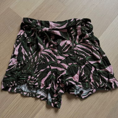 Esmara Shorts mit Blätterprint