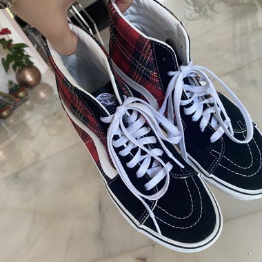 red & black checkered Vans 🖤