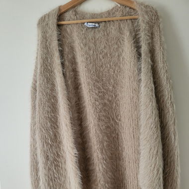 Fluffy Strickjacke