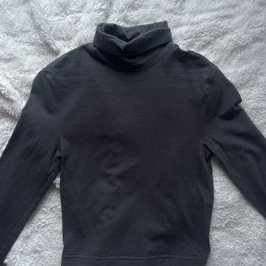 Dark grey longsleeve