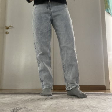 Balloon-fit, straight jeans