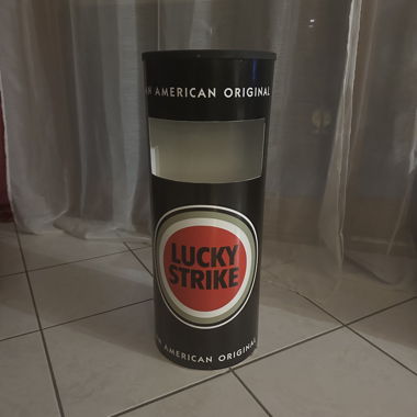 Cendrier sur pied Lucky Strike 
