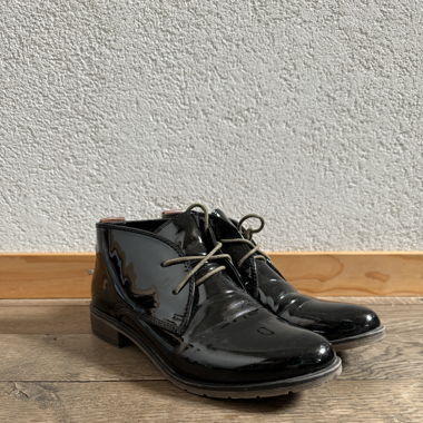 Carina - Schwarze Lack Schuhe