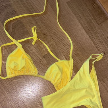 Bikini jaune triangle