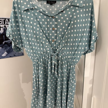 Hemd-Kleid mit Tupfen