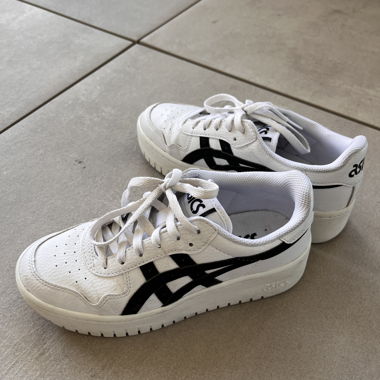 Sneaker Asics bianco/nero Gr. 36!