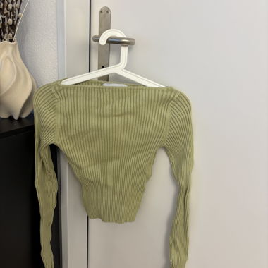 Haut en maille côtelée vert olive