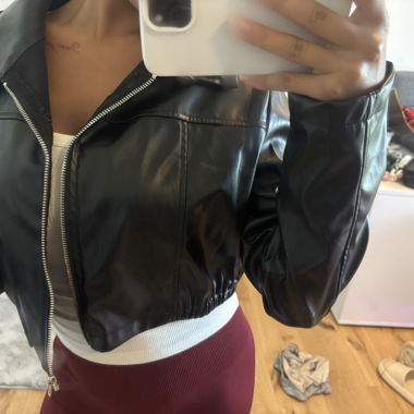 Veste en faux cuir noire