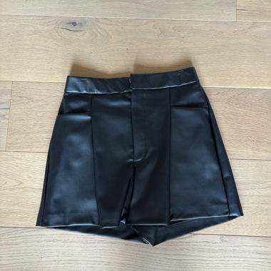 Pantaloncini di pelle