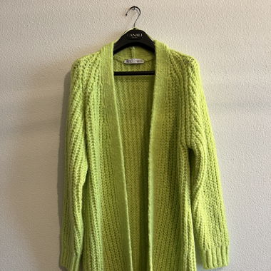 Green Cardigan - Eyecatcher