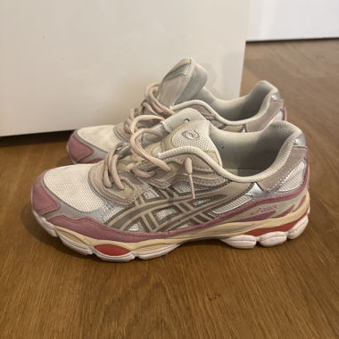 ASICS Sneakers