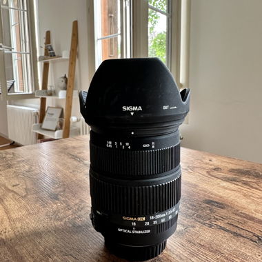 Sigma 18-200mm DC OS lens