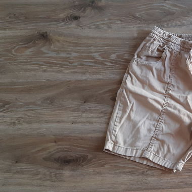 Pantaloni corti taglia 52