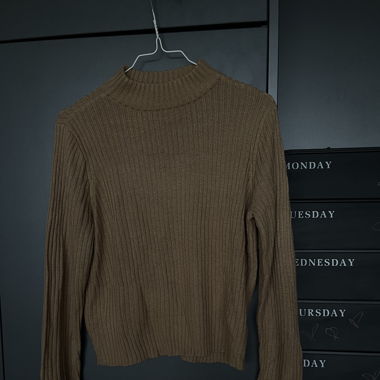 Brown Pullover