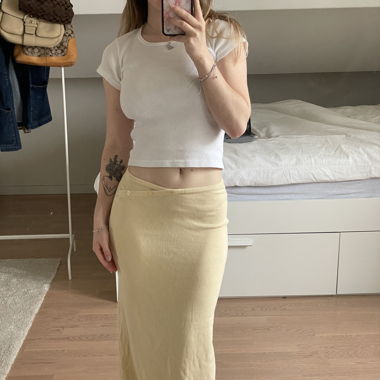 butter yellow skirt