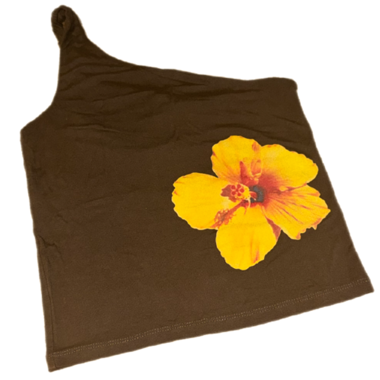 Top asimmetrico marrone Subdued con fiore (m)