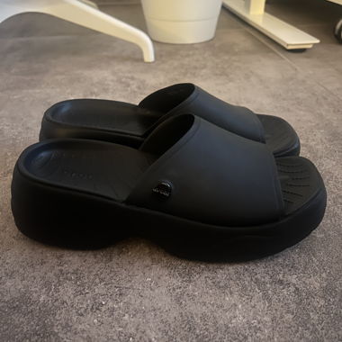 Sandales à plateforme Crocs (skyline slides)