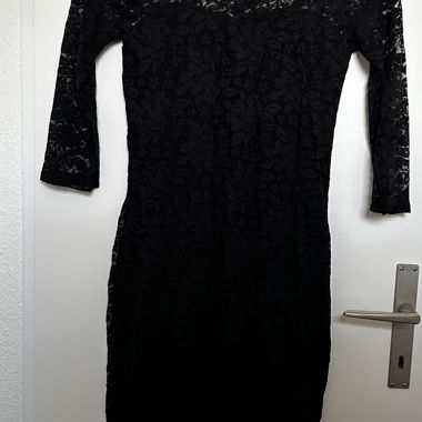 Robe en dentelle noire Chicorée – Taille Sja 