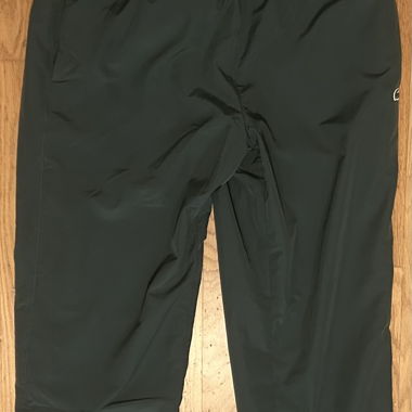 Dunkelgrüne Lacoste-Hose