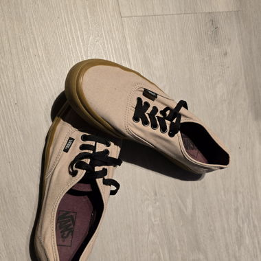 VANS AUTHENTIC