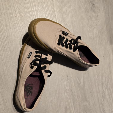 VANS AUTHENTIC