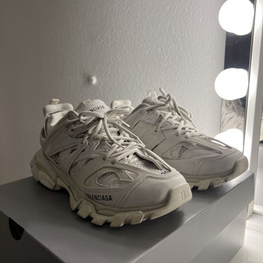 BALENCIAGA Track