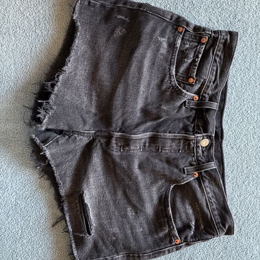 Schwarze Jeans-Shorts W30