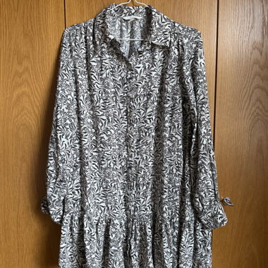 Blumenkleid/Hemd von H&M