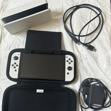 Switch Bundle (OLED-Modell) Weiss/Schwarz