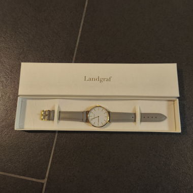 Landgrafuhr mit grauen Lederband