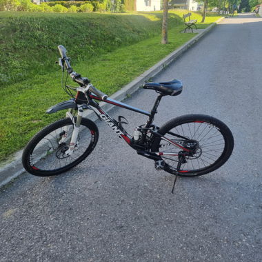 Bici MTB Giant nero/rosso