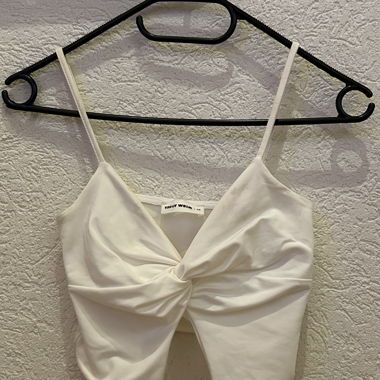 Top court décolleté 