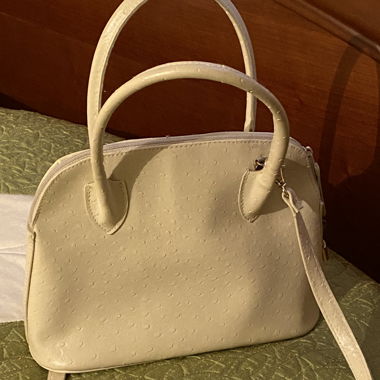 Sac beige porté main ou bandoulière 