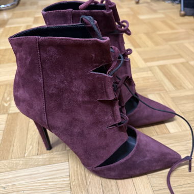 Stivaletti bordeaux con lacci
