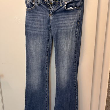 Jeans à patte évasée souple