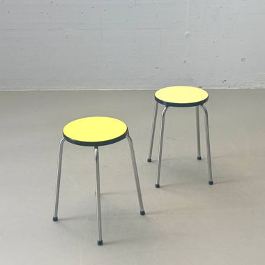 1x Kelko Hocker mit gelber Resopalsitzfläche, 1960