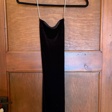 Robe dos nus velour bretelles diamant 