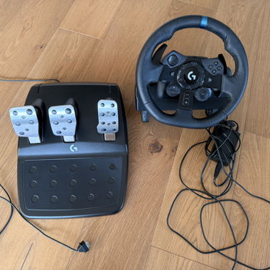 LOGITECH G G923 Volante e Pedali (PS4, PS5, XBOX, PC)