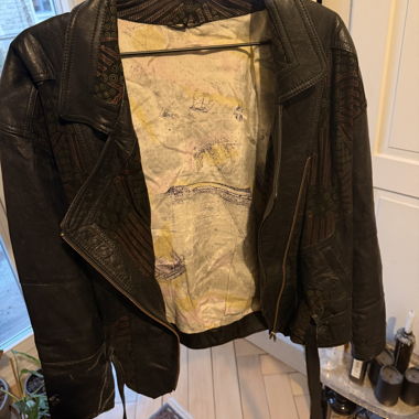 Short Vintage Leather Jacket