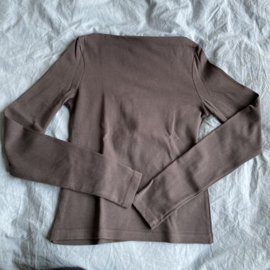 Grey long-sleeve sweater
