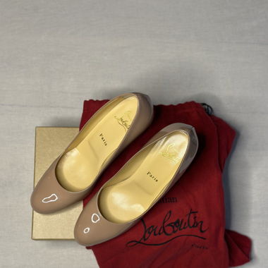 Escarpins Louboutin - Nude Vernis - T. 39.5