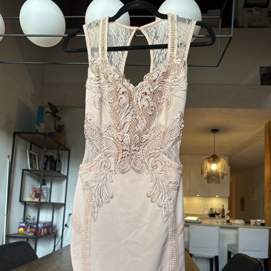 Robe élégante Nude 