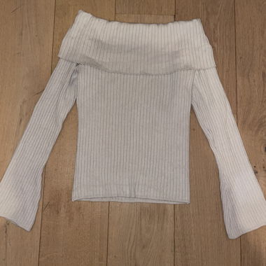 Off-shoulder sweater
