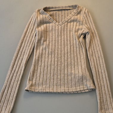 Thin V-neck sweater