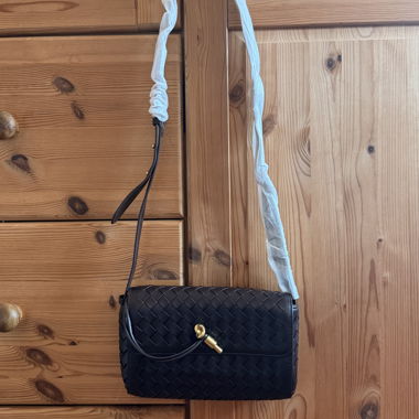 Borsa a tracolla intrecciata nuova